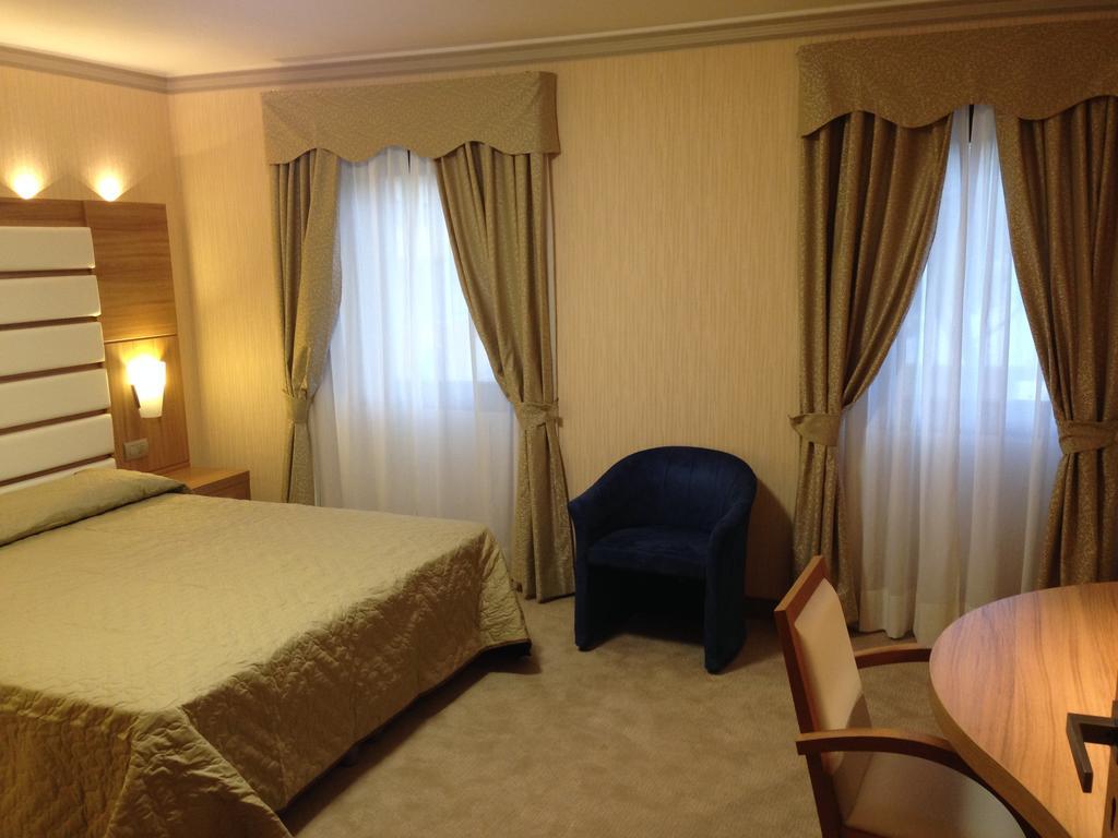 Hotel Vela D'Oro Dependence バルドリーノ 部屋 写真